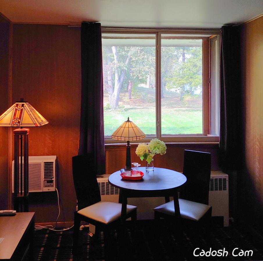 The Usonian Inn Llc Spring Green Εξωτερικό φωτογραφία